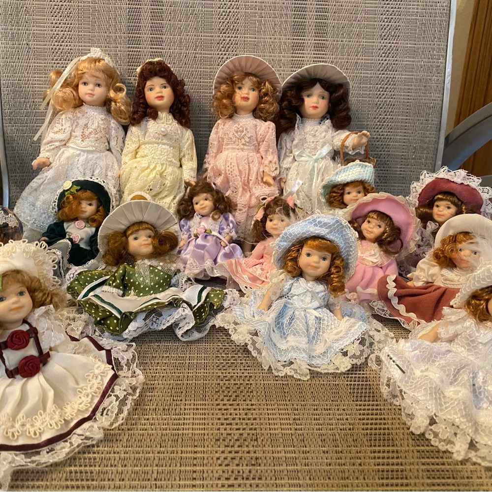 Vintage Porcelain Doll Collection 17 dolls